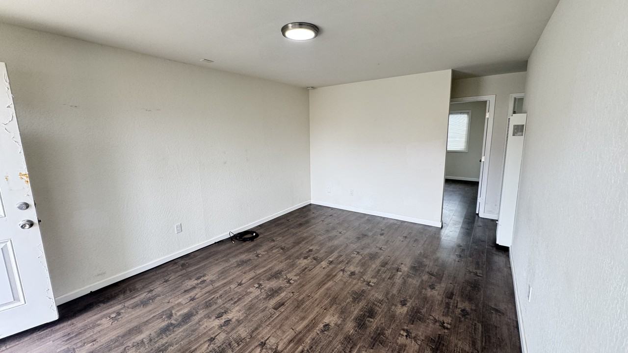 43 Montecito Ave #2 - Photo 3 of 14