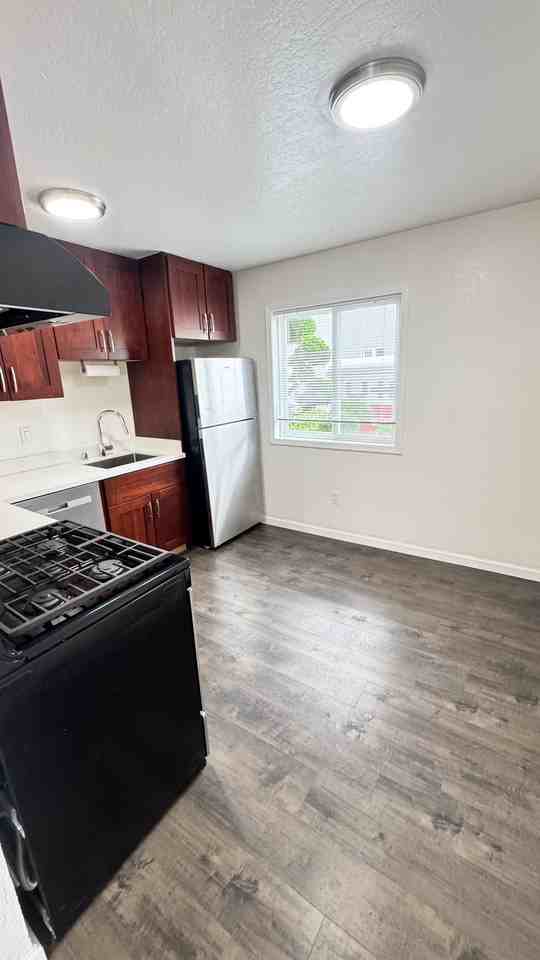 43 Montecito Ave #2 - Photo 4 of 14