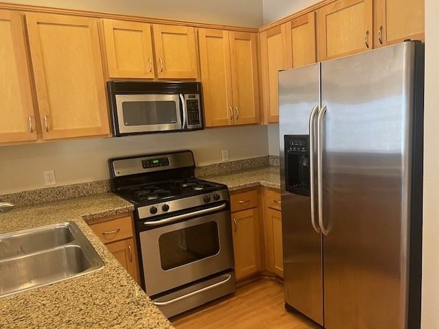 450 J St #7111 - Photo 2 of 7