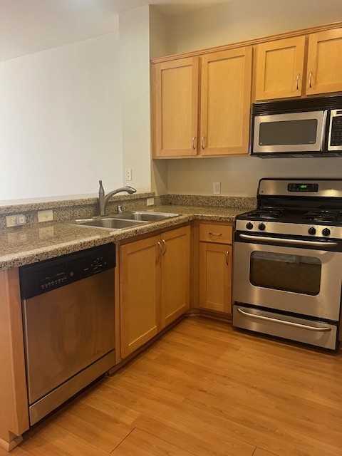 450 J St #7111 - Photo 3 of 7