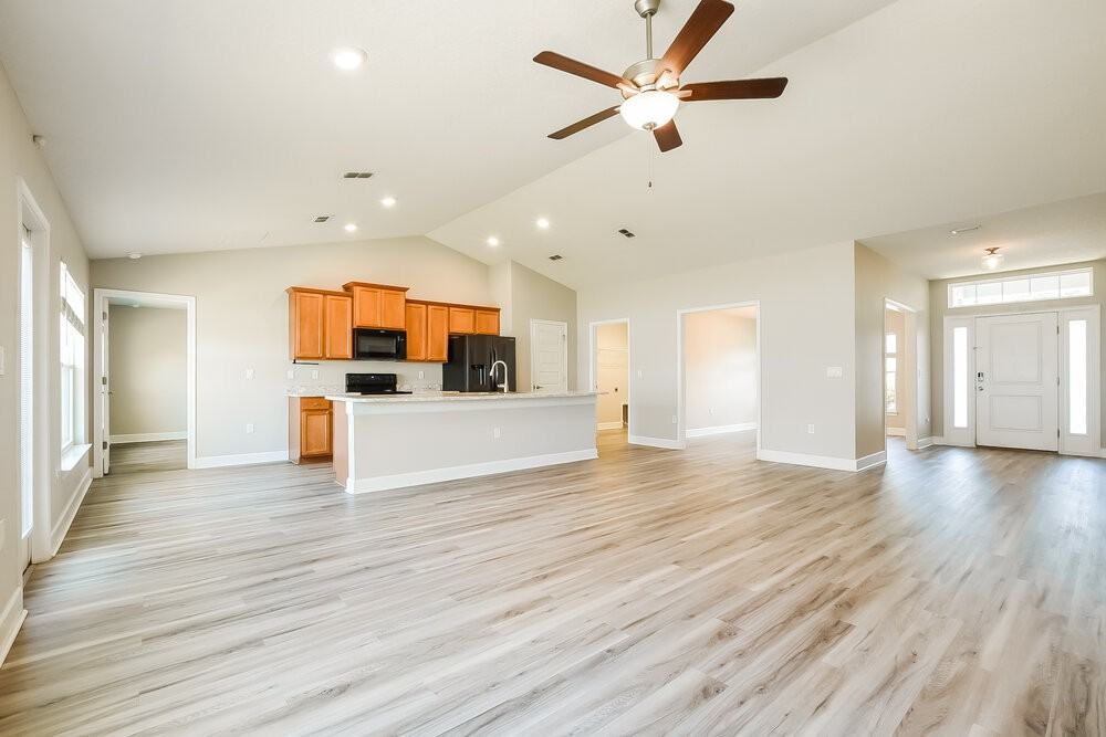 7803 Sloewood Dr - Photo 3 of 16