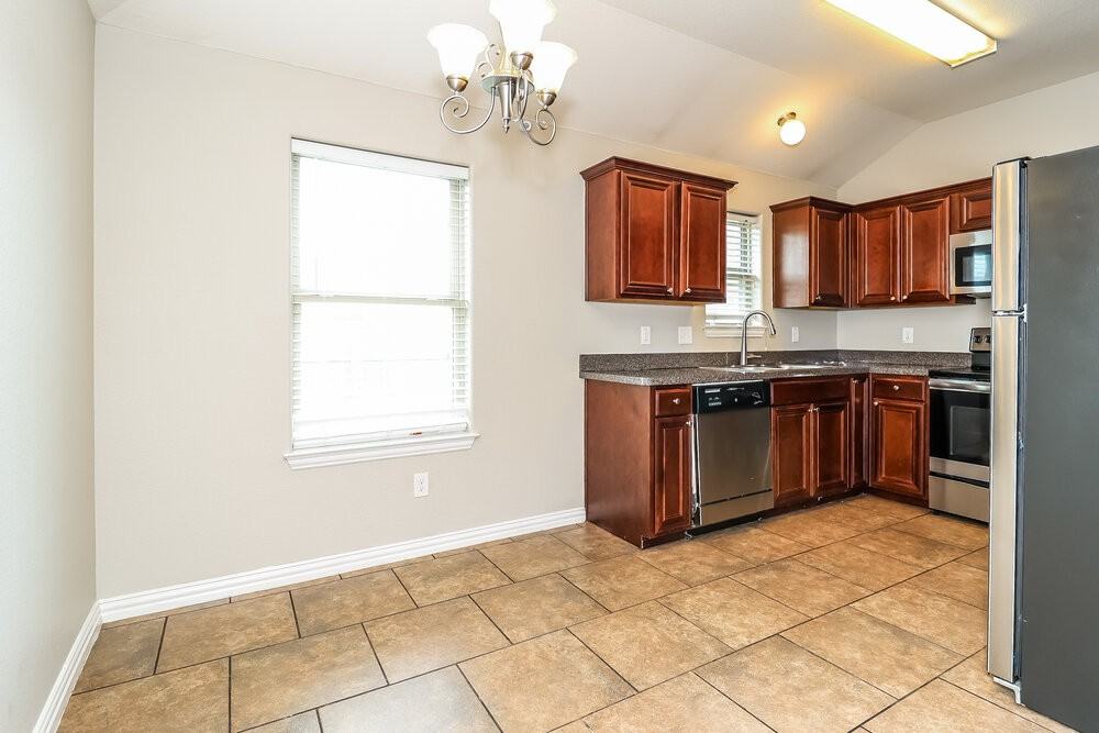 7617 Hollow Forest Dr - Photo 6 of 16