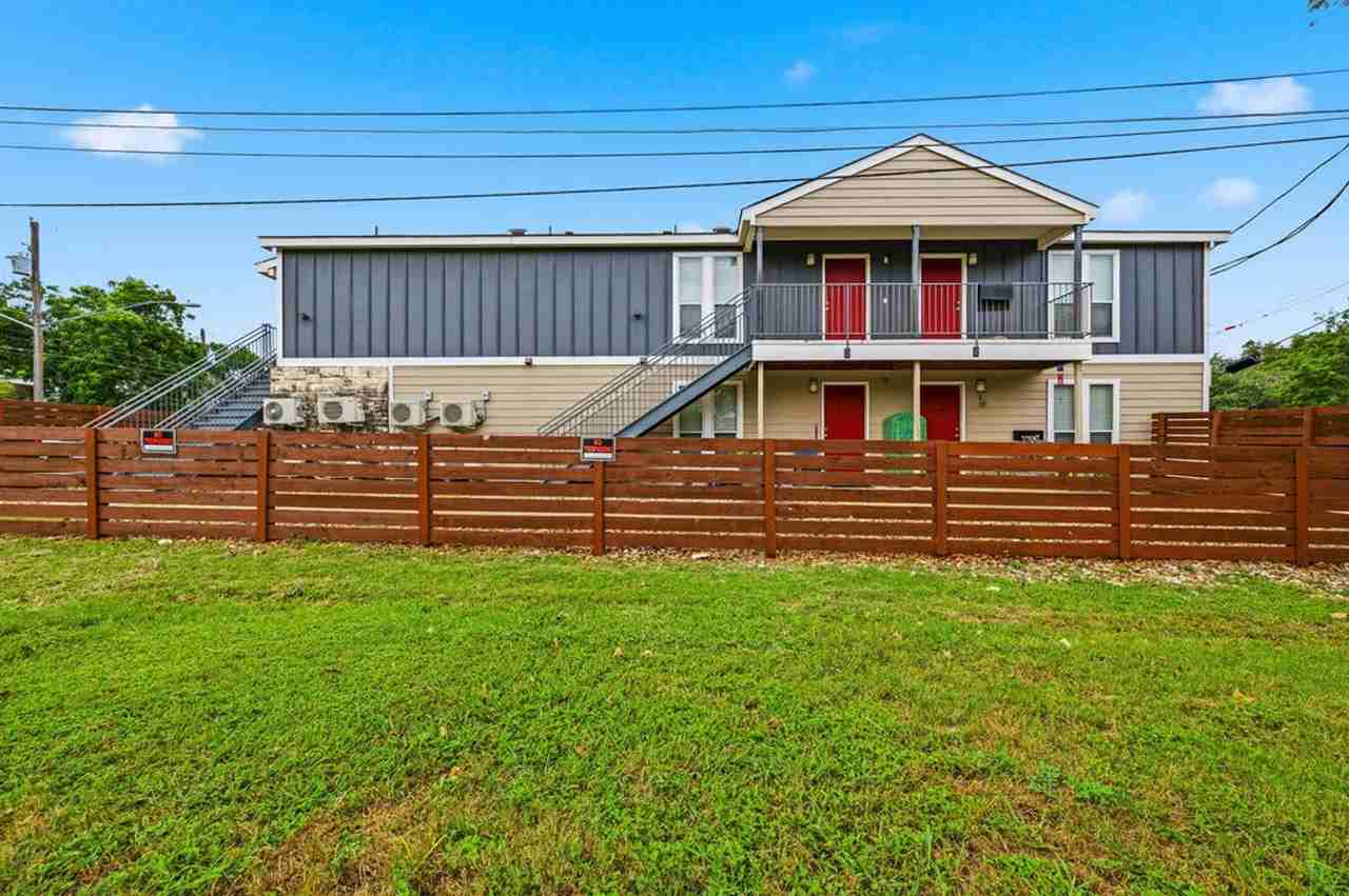 2512 Durwood - Photo 2 of 8