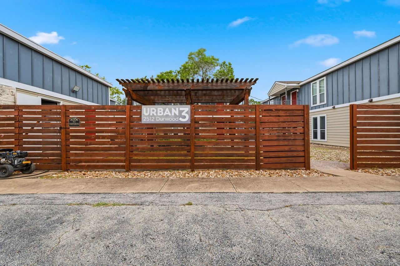 2512 Durwood - Photo 3 of 8