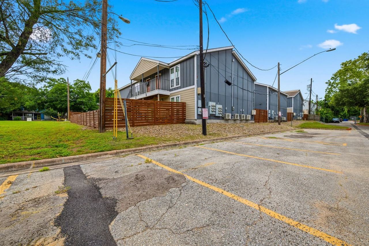 2512 Durwood - Photo 6 of 8