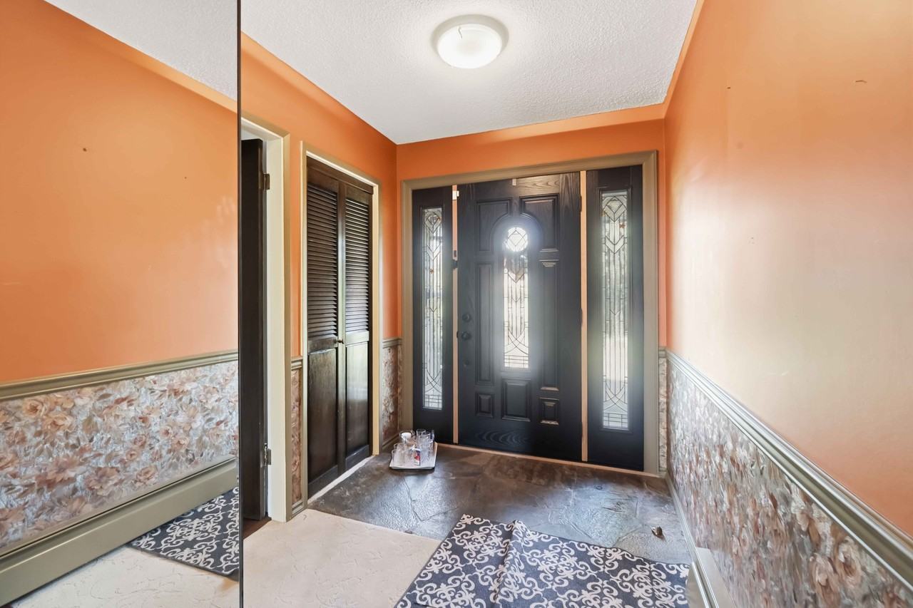 140 Eighth Ave E #1 - Photo 3 of 40
