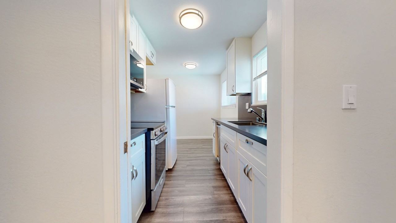 Charming Apartments in Prime Oakland Location! - Photo 4 of 44