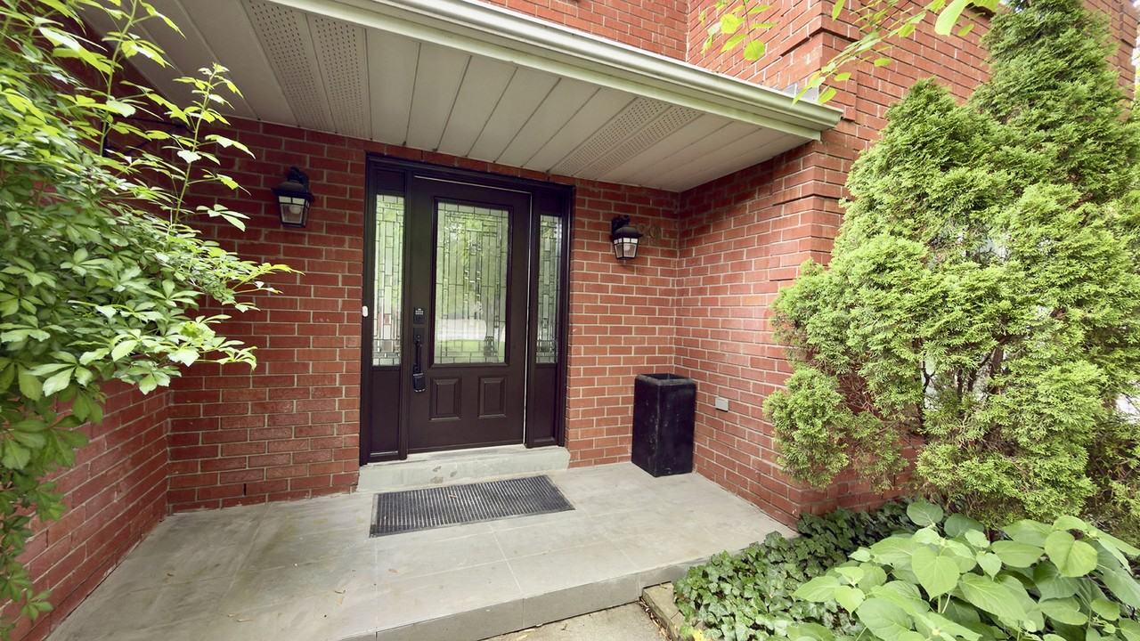 89 Yonge Boulevard - Photo 2 of 30