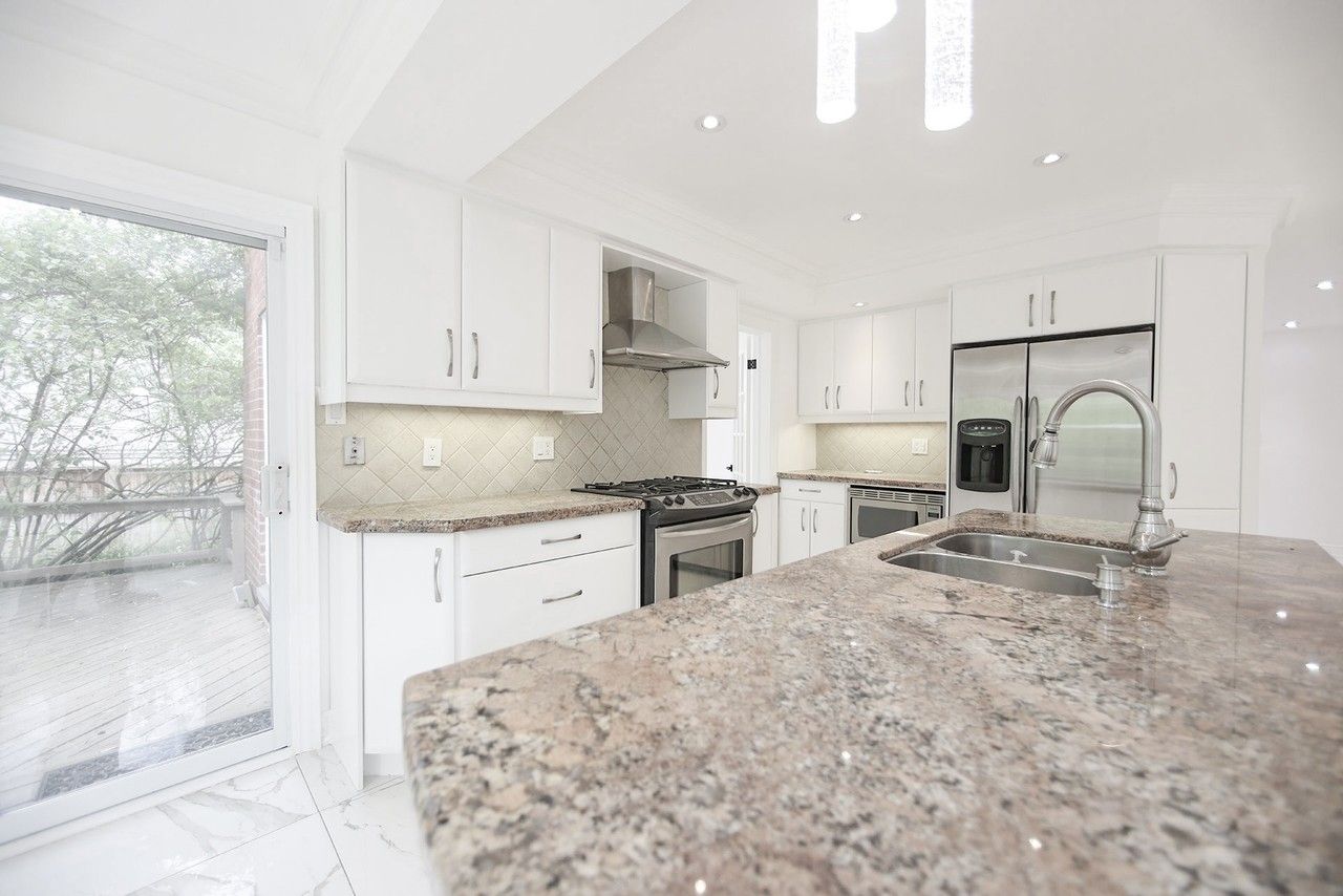 89 Yonge Boulevard - Photo 6 of 30