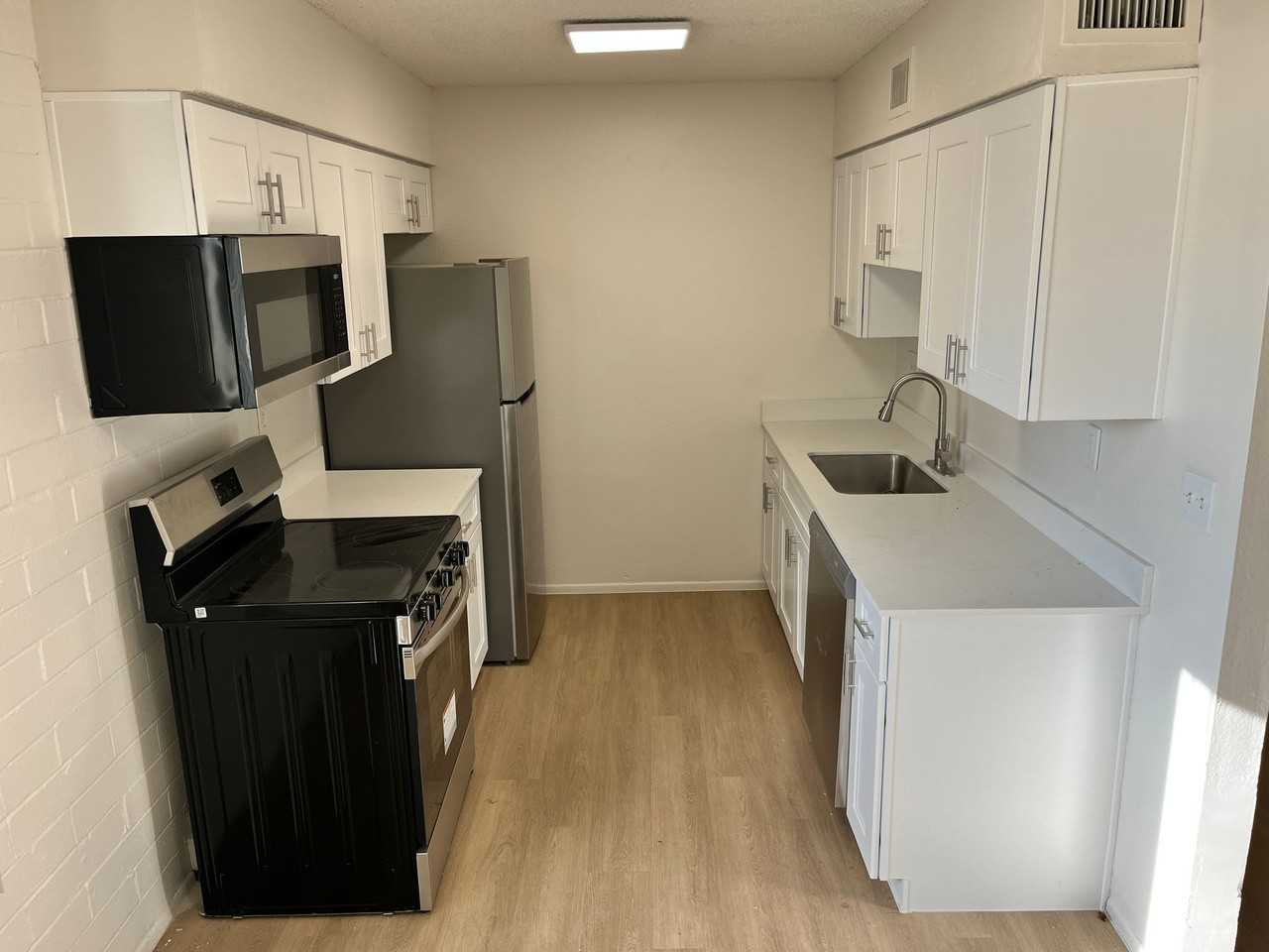 Catalina View Apartments - Photo 2 of 50
