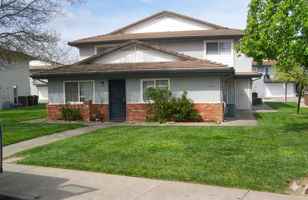 featured image of 2106 Peppertree Way #3