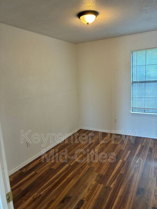 13320 White Settlement Rd #A - Photo 5 of 11