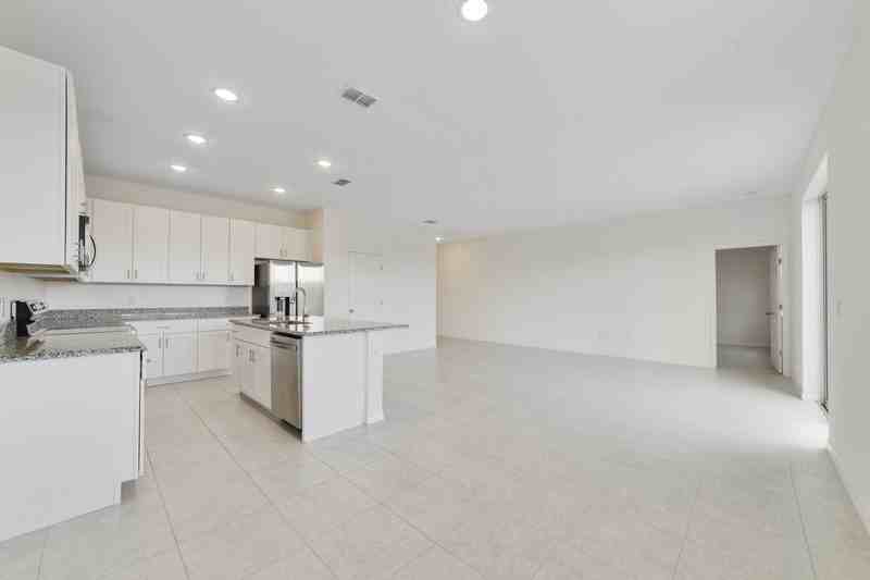 662 Fairview Ave - Photo 3 of 11