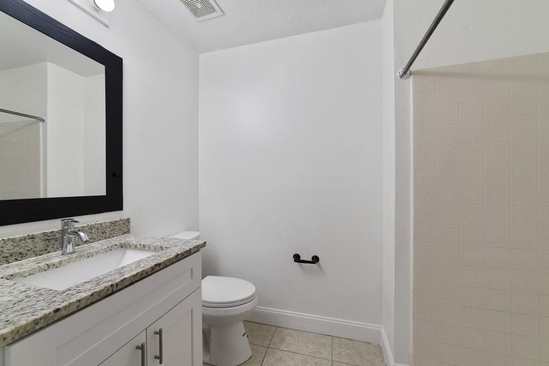 1907 Manatee Dr - Photo 6 of 11