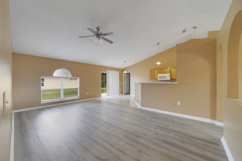 1907 Manatee Dr - Photo 7 of 11
