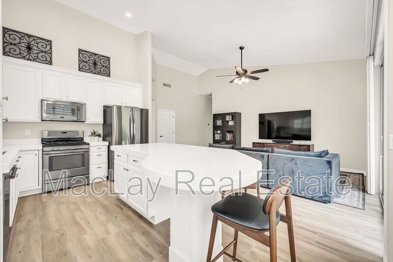 7259 E Tyndall St - Photo 4 of 40