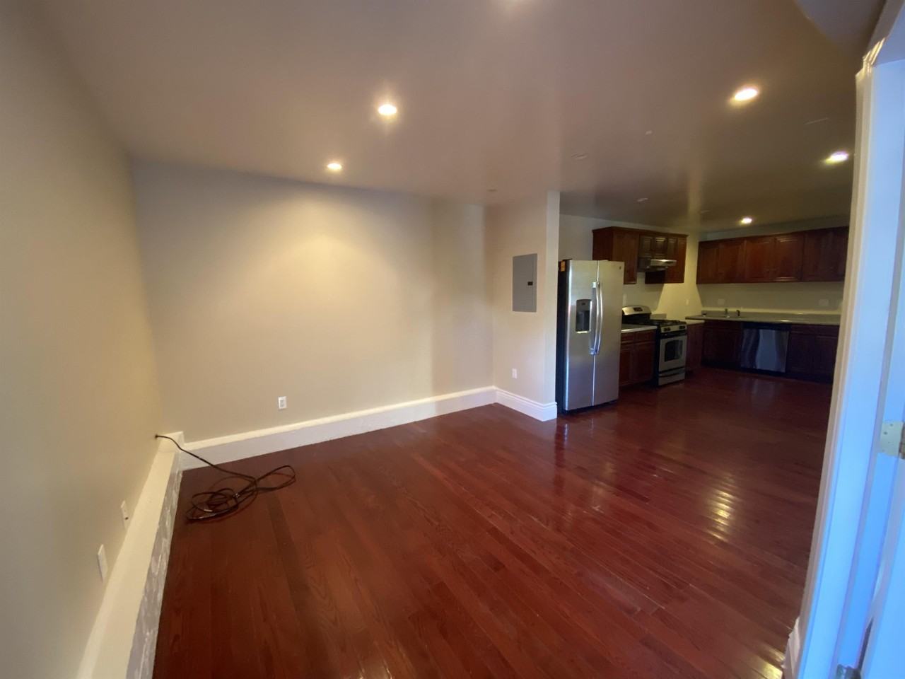 25 Baker Street - Photo 7 of 22