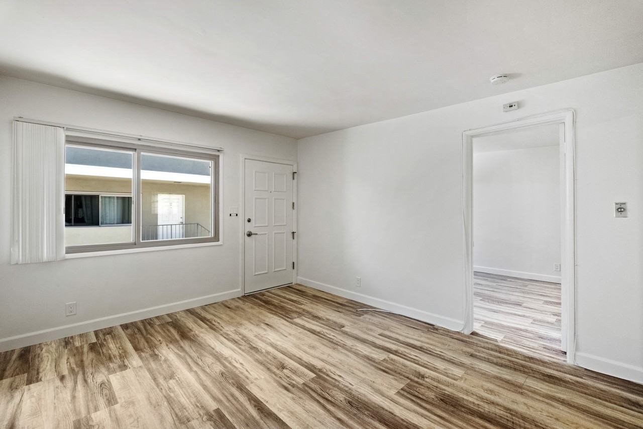 620 East Imperial Avenue - Photo 3 of 21