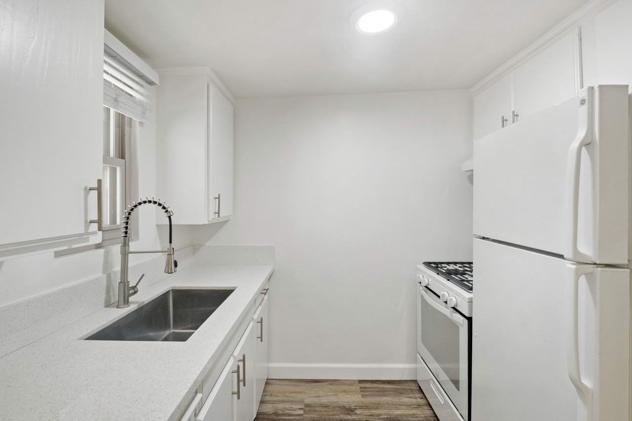 620 East Imperial Avenue - Photo 6 of 21