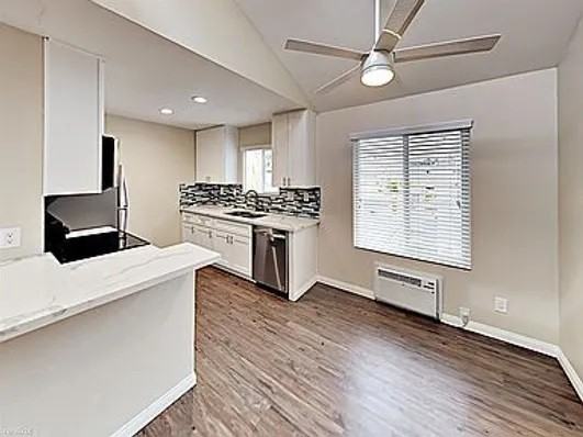 52nd Street - Photo 6 of 34