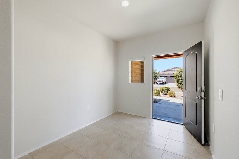 35423 W San Sisto Ave - Photo 4 of 34