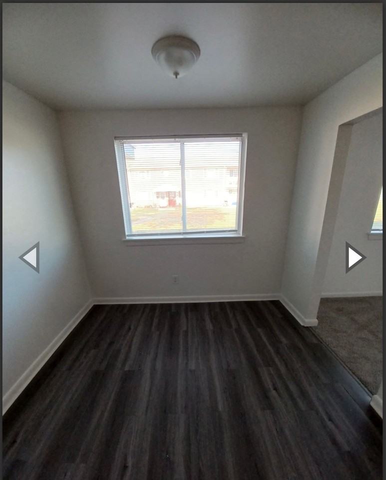 928 Creek Rd #02 - Photo 5 of 20