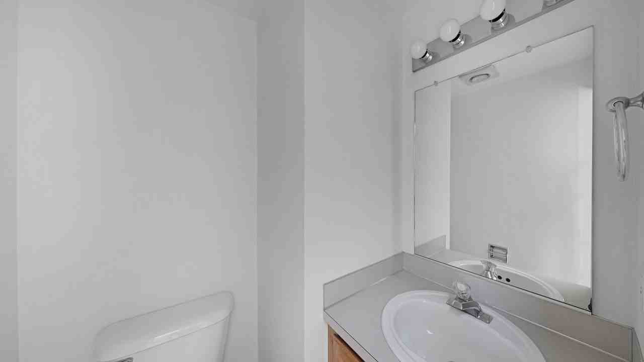 Eagle Island Townhomes - Photo 6 of 9