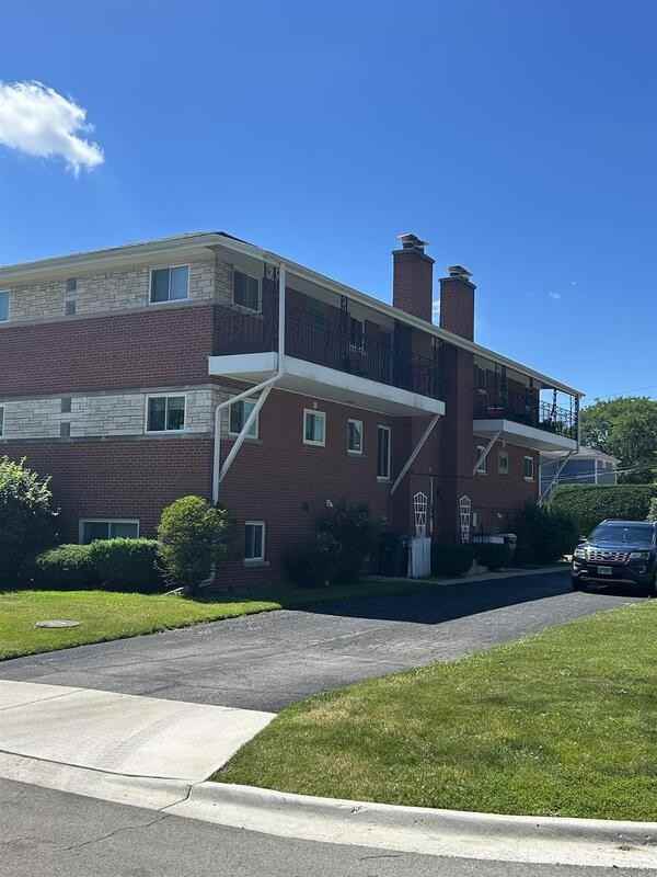 6788 N Sauganash Ave #1A - Photo 2 of 17