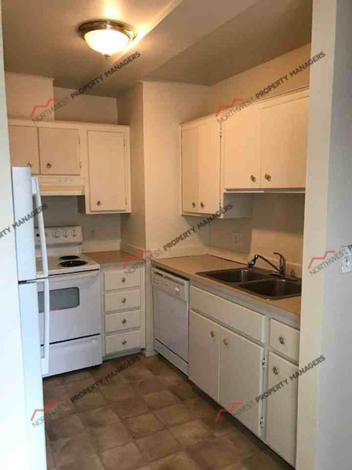 R105 - Photo 7 of 11