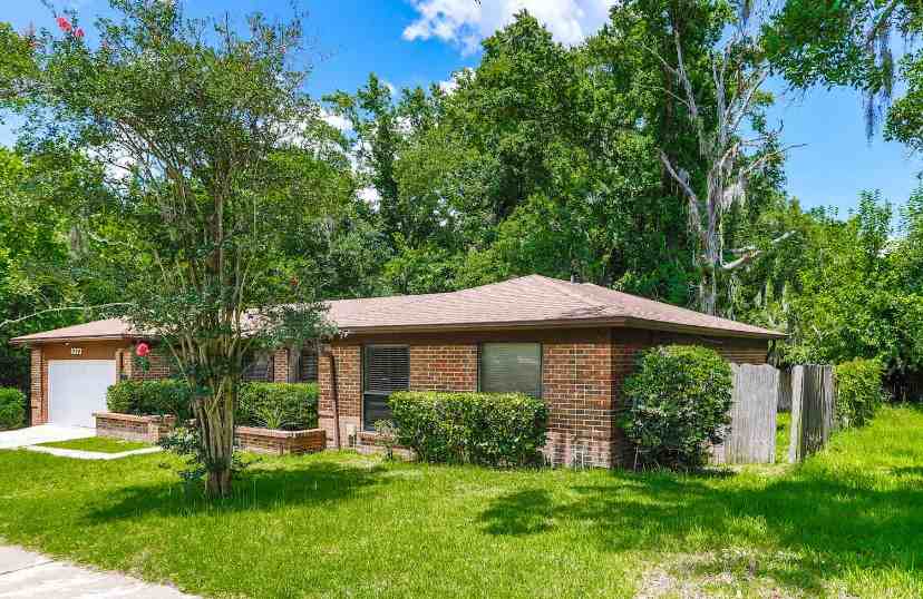 8182 Rocky Creek Drive - Photo 4 of 9