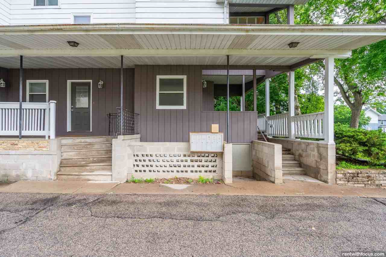 536 Algoma Blvd - Photo 3 of 10