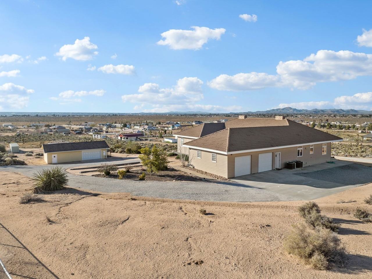 21972 Ocotillo Way - Photo 2 of 35