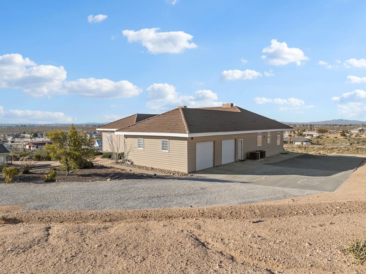 21972 Ocotillo Way - Photo 3 of 35