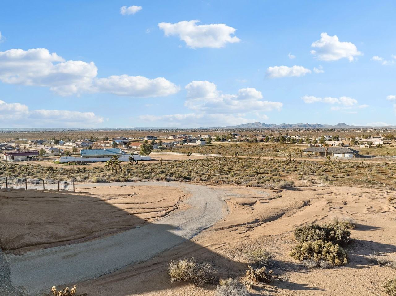 21972 Ocotillo Way - Photo 7 of 35