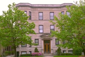featured image of 1443 W Belle Plaine Ave