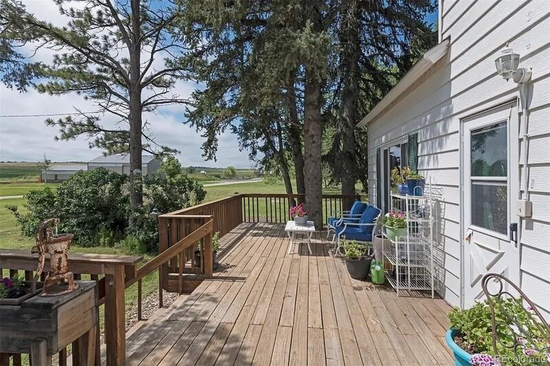 30048 Maul Rd - Photo 2 of 18