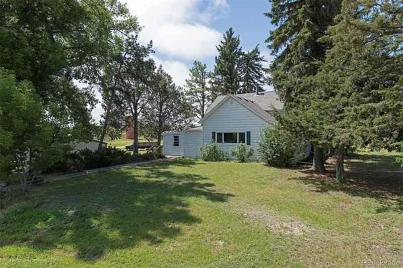30048 Maul Rd - Photo 3 of 18