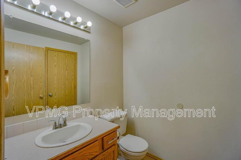 5502 Ne 89th Ave - Photo 6 of 34