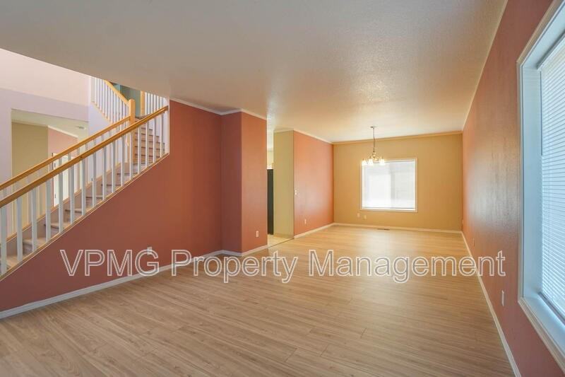 8907 Ne 84th St - Photo 6 of 41