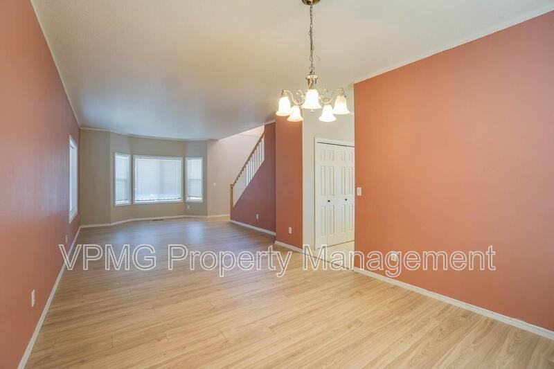8907 Ne 84th St - Photo 7 of 42