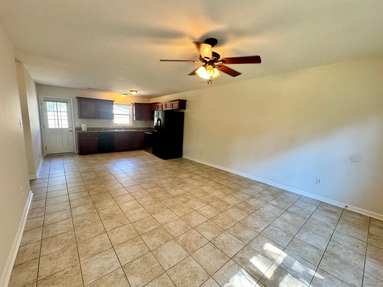 124 Summerlin Ln #1 - Photo 4 of 16