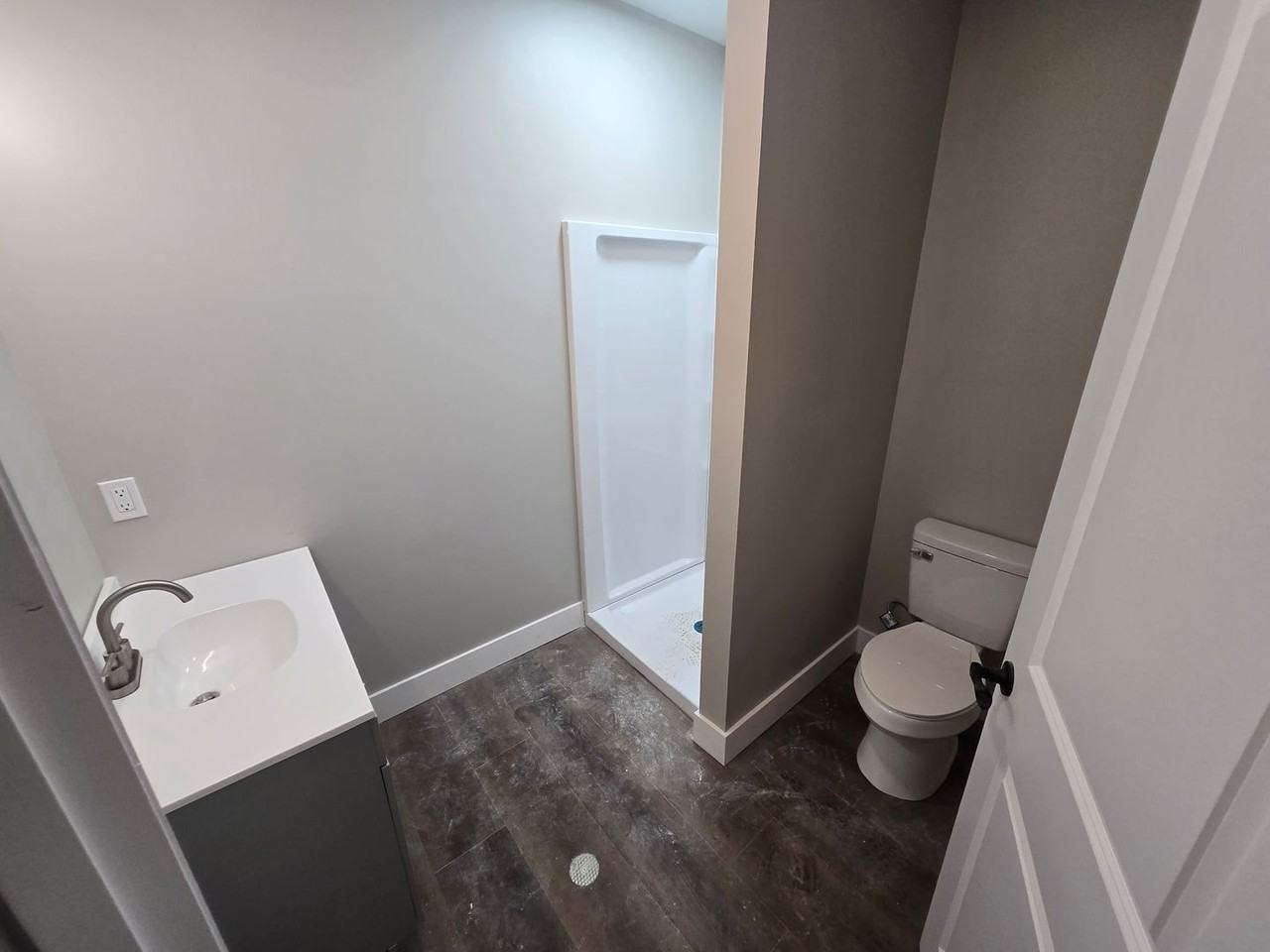 403 Mcfarland St #102 - Photo 3 of 7