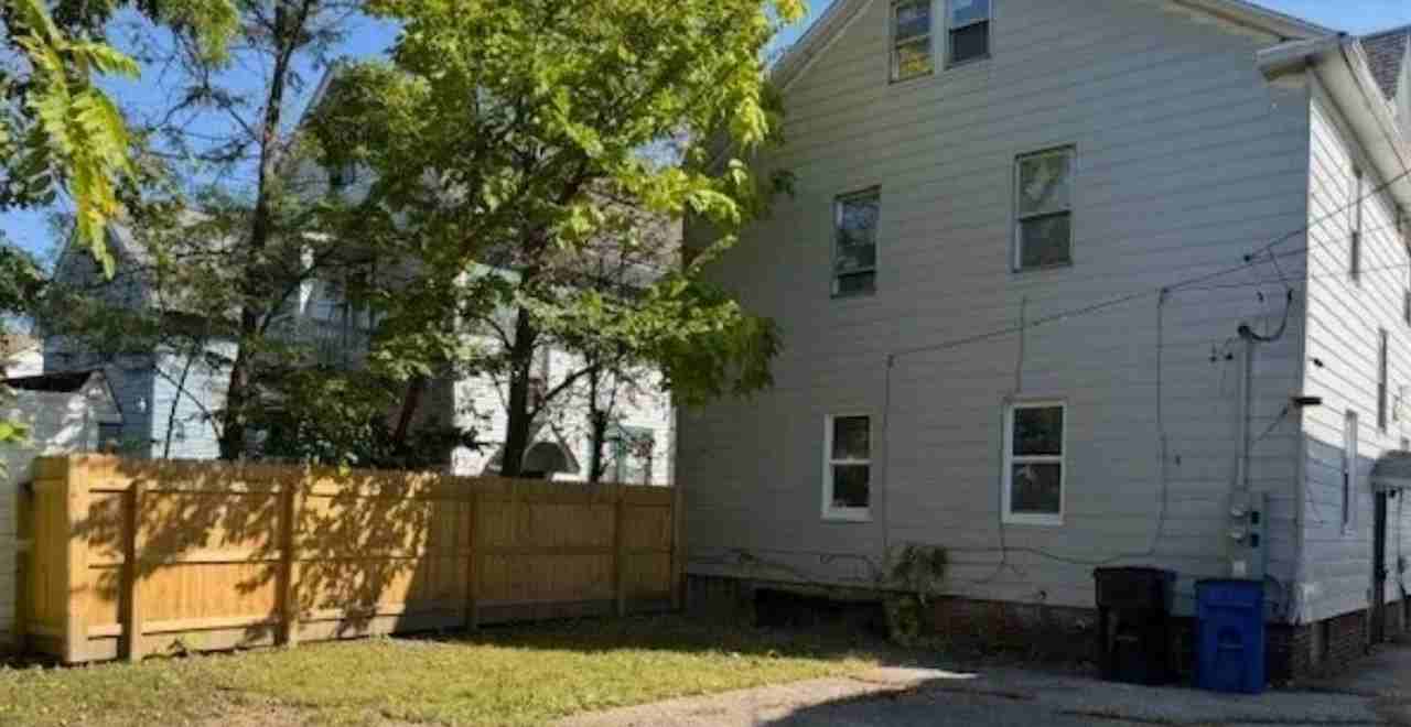 3294 E 146th St - Photo 5 of 18