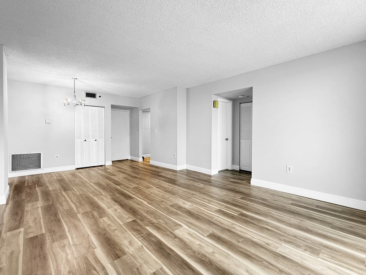 919 Hillcrest Drive #511 - Photo 4 of 26