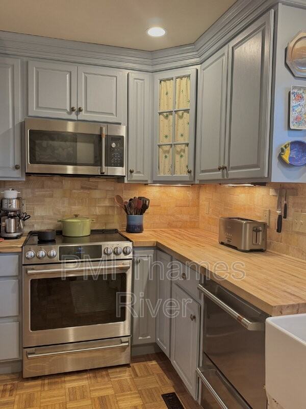 169 Indigo St - Photo 3 of 17