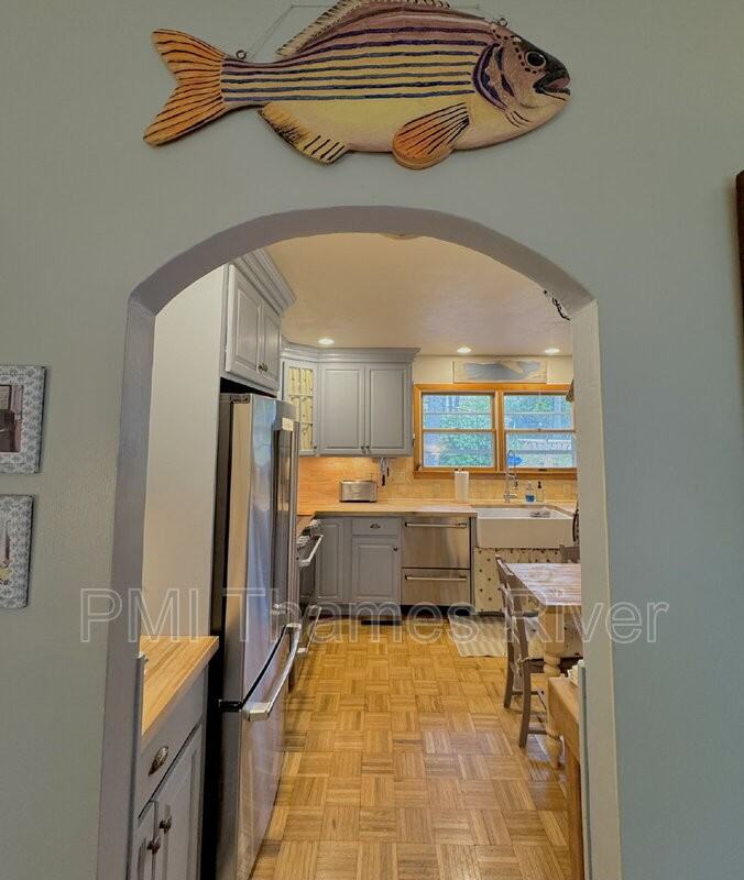 169 Indigo St - Photo 4 of 17