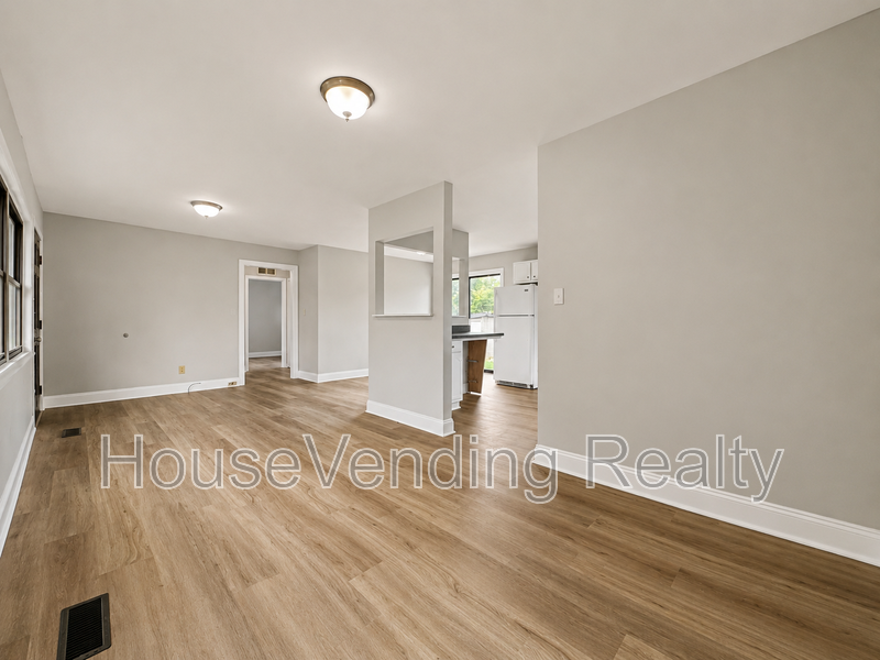 2324 Grove St - Photo 3 of 14