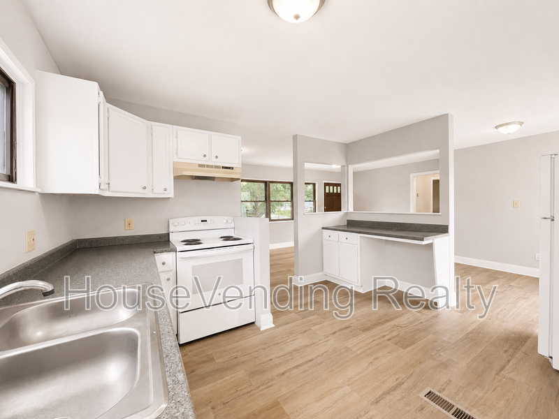 2324 Grove St - Photo 7 of 14
