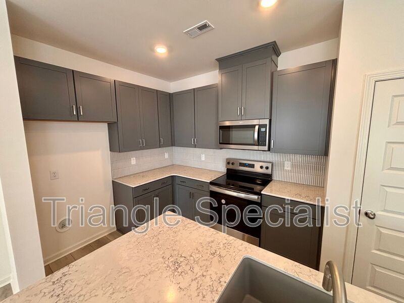 10514 Brookside Reserve Rd - Photo 5 of 21