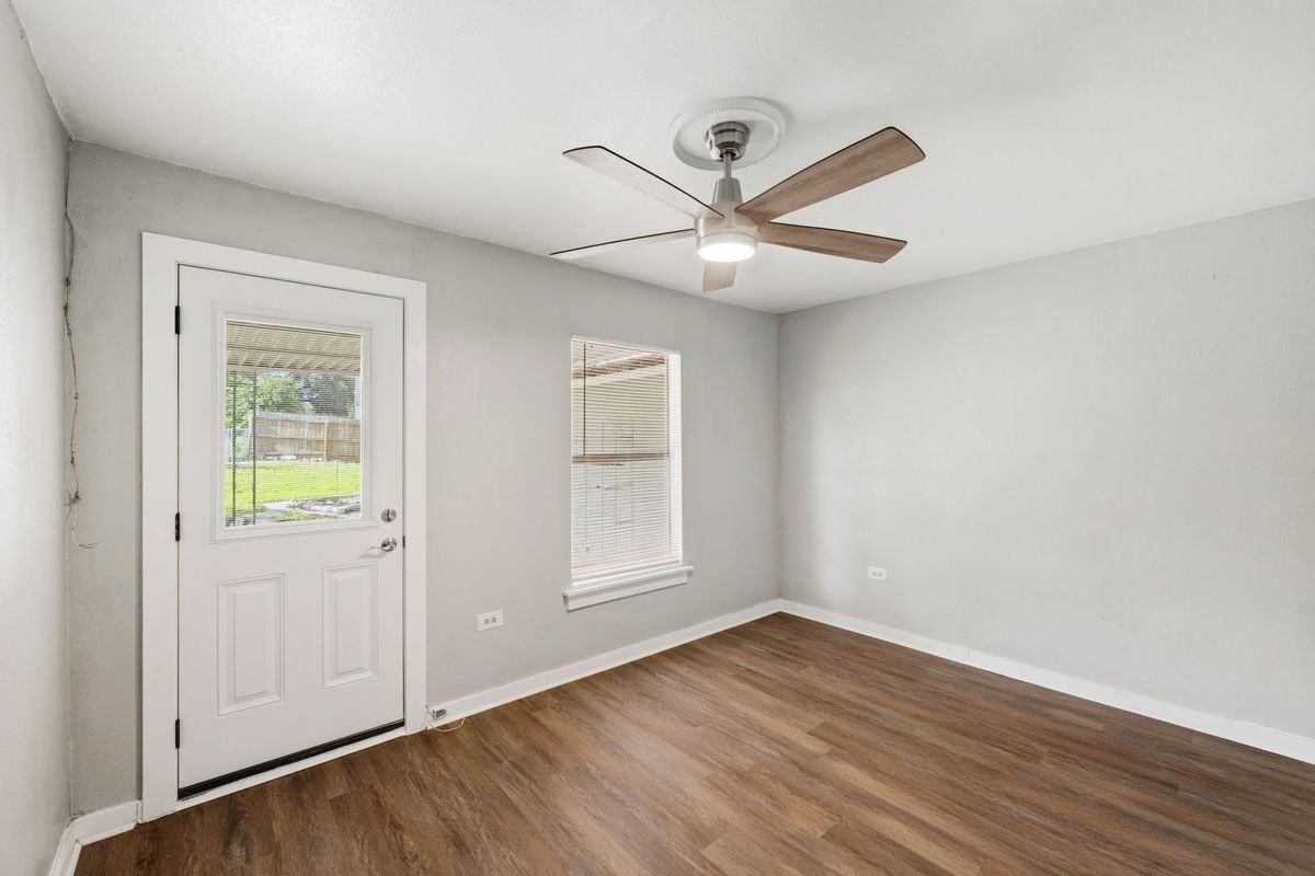 604 W Hollywood Ave ##B - Photo 6 of 10